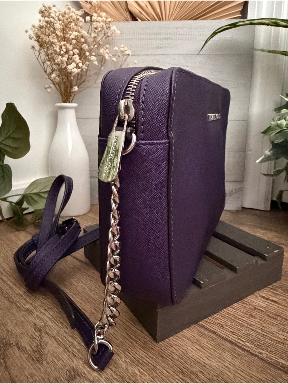 Michael Kors Jet Set Purple Saffiano Leather Crossbody Bag w/Teddy Bear Keychain - Picture 5 of 12
